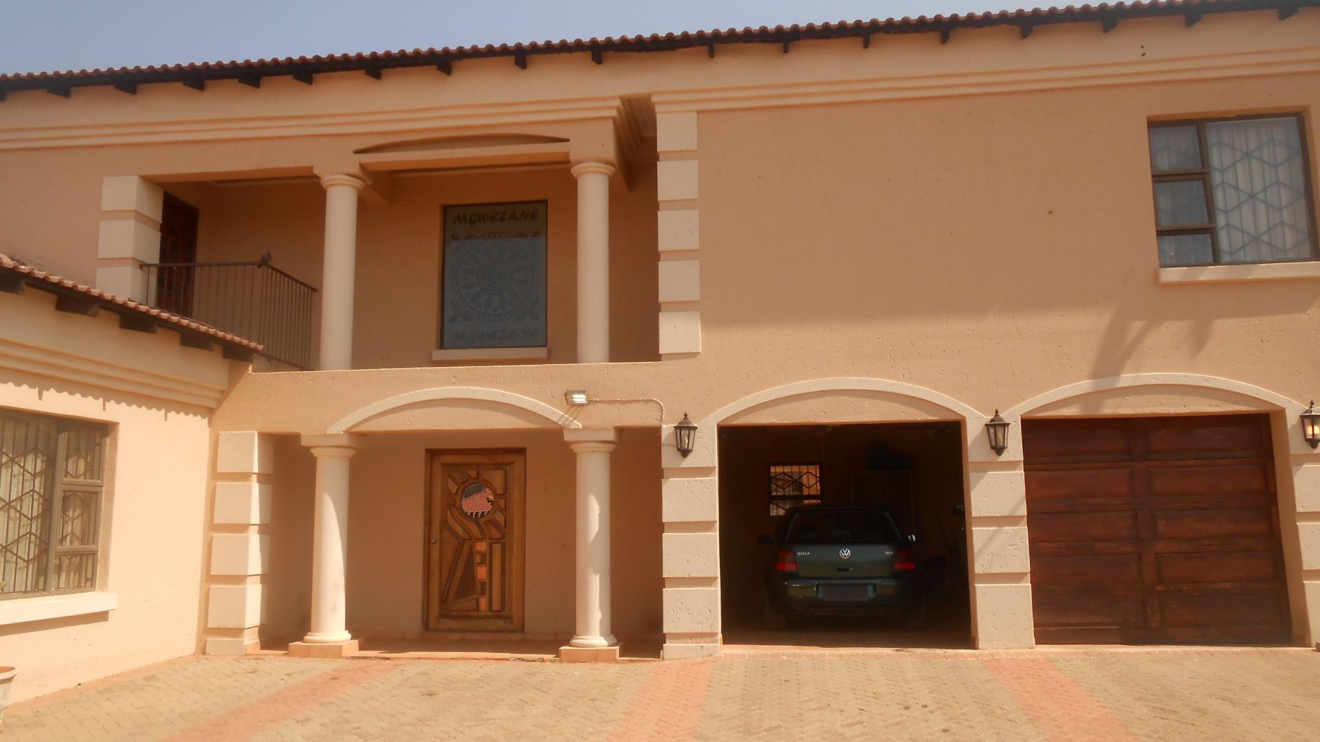 6 Bedroom House for Sale For Sale in Bronkhorstspruit Priv