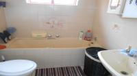 Main Bathroom - 3 square meters of property in The Reeds