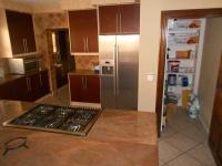 Kitchen - 23 square meters of property in Sonneveld