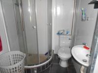 Bathroom 3+ - 8 square meters of property in Birchleigh North