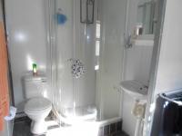 Bathroom 3+ - 8 square meters of property in Birchleigh North