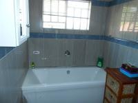 Main Bathroom - 8 square meters of property in Glen Austin AH (Midrand)