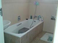 Bathroom 1 - 2 square meters of property in Lenasia South