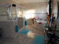 Main Bathroom - 15 square meters of property in Sonneveld