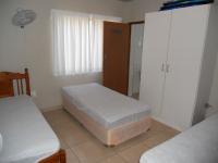 Bed Room 2 - 10 square meters of property in Hibberdene