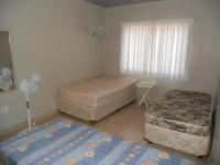 Bed Room 1 - 13 square meters of property in Hibberdene