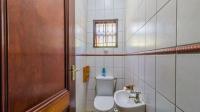 Guest Toilet - 8 square meters of property in Brooklyn