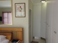 Main Bedroom - 33 square meters of property in Johannesburg North