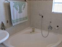 Bathroom 3+ - 7 square meters of property in Johannesburg North