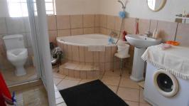 Main Bathroom - 12 square meters of property in Eloff
