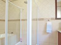 Bathroom 1 - 9 square meters of property in Constantia Glen