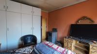 Bed Room 1 - 15 square meters of property in Newton