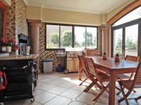 Patio - 25 square meters of property in The Wilds Estate
