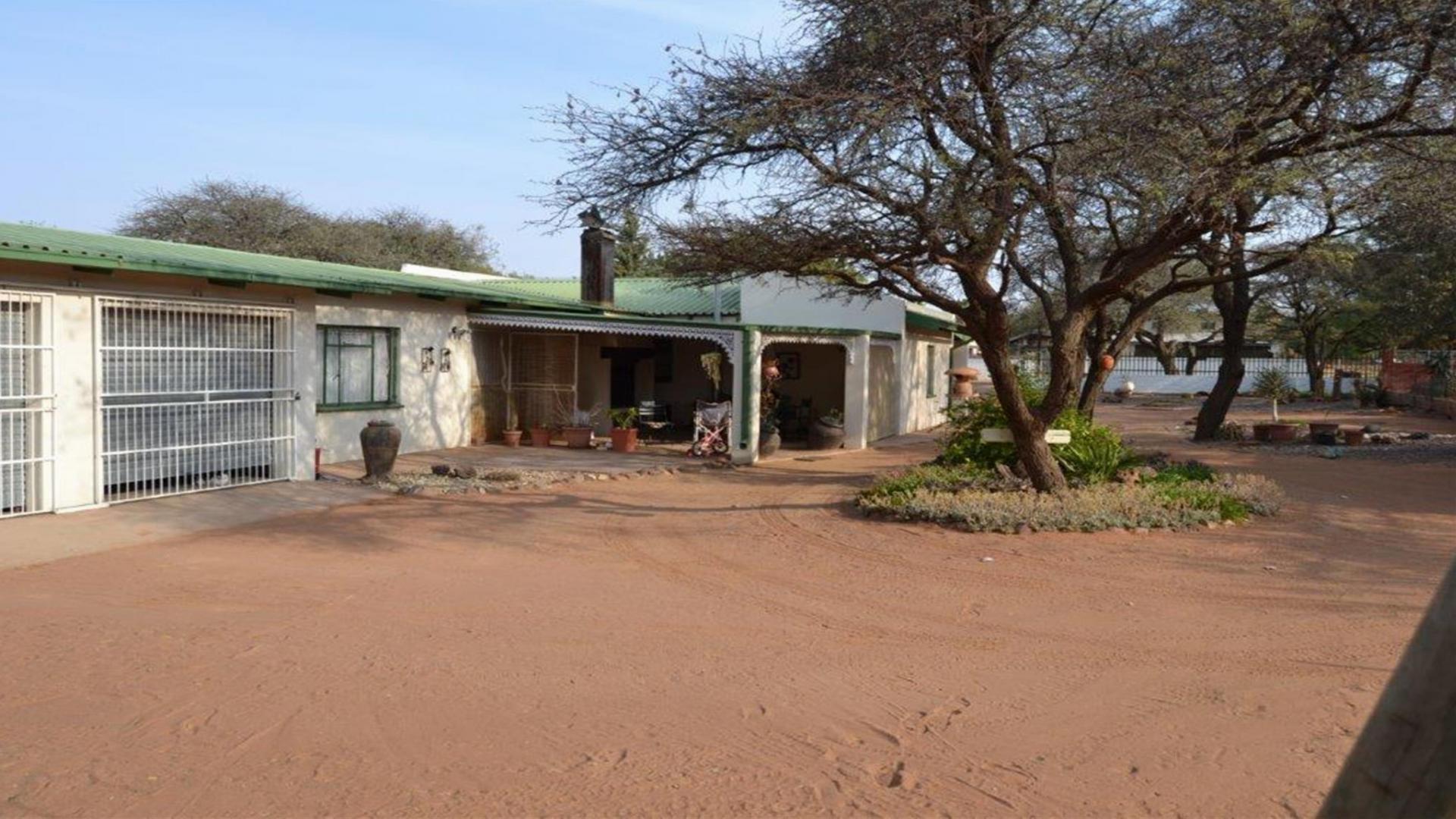 4 Bedroom House for Sale For Sale in Olifantshoek Private
