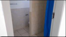 Main Bathroom - 4 square meters of property in Zwartkop