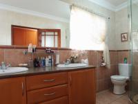 Main Bathroom - 13 square meters of property in The Wilds Estate