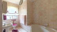 Bathroom 1 - 9 square meters of property in The Orchards