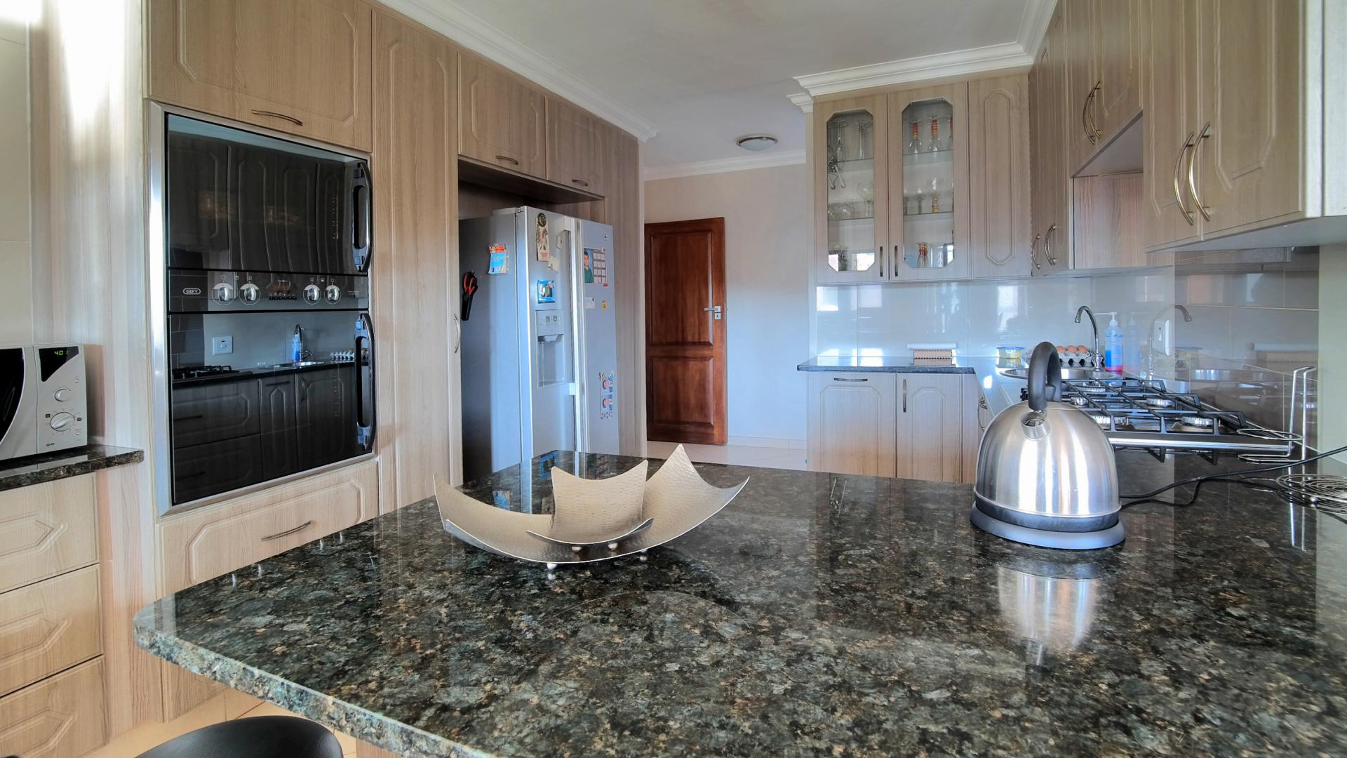 Kitchen - 15 square meters of property in The Wilds Estate