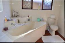Bathroom 1 - 9 square meters of property in Scottburgh