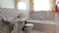 Bathroom 1 - 5 square meters of property in Bisley