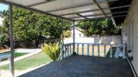Patio - 41 square meters of property in Bisley