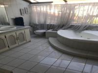 Bathroom 2 of property in Bulwer (Dbn)