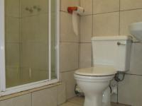 Main Bathroom - 4 square meters of property in Casseldale
