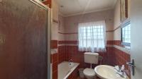 Bathroom 1 - 7 square meters of property in Albemarle