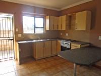 Kitchen - 11 square meters of property in Roodia