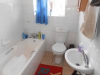 Bathroom 2 - 5 square meters of property in Berton Park
