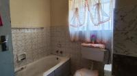 Bathroom 1 - 7 square meters of property in Birchleigh