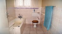 Bathroom 2 - 6 square meters of property in Amanzimtoti 