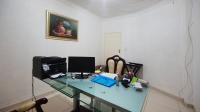 Study - 32 square meters of property in President Park A.H.