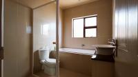 Bathroom 1 - 8 square meters of property in Parklands