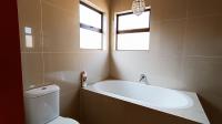 Main Bathroom - 7 square meters of property in Parklands