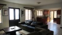 Lounges - 16 square meters of property in Witkoppen