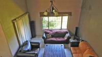 Lounges - 24 square meters of property in Amanzimtoti 