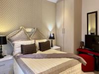 Bed Room 1 - 18 square meters of property in Glenmarais (Glen Marais)