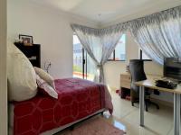 Bed Room 2 - 17 square meters of property in Glenmarais (Glen Marais)