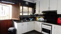 Kitchen - 15 square meters of property in Mount Vernon 
