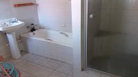 Bathroom 2 - 9 square meters of property in Rensburg