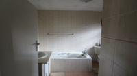 Bathroom 2 - 11 square meters of property in Grayleigh