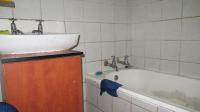 Bathroom 1 - 8 square meters of property in Noycedale