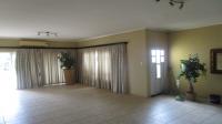 Lounges - 43 square meters of property in Montclair (Dbn)