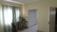 Bed Room 2 - 15 square meters of property in Montclair (Dbn)