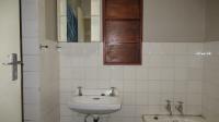 Bathroom 2 - 9 square meters of property in Ermelo