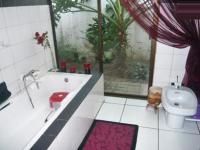 Bathroom 1 - 6 square meters of property in Buccleuch