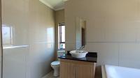 Bathroom 1 - 8 square meters of property in Thatchfield Hills Estate