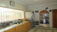 Kitchen - 15 square meters of property in Wierdapark