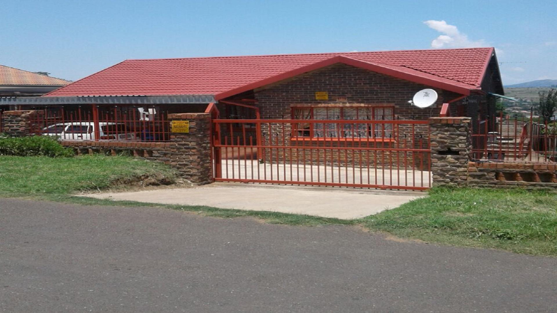 Front View of property in Estcourt